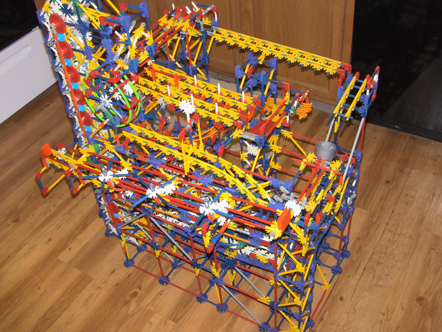 K'nex Supernova Ball Factory Machine 4,700 Pieces COMPLETE SET W/ Battery Motor Knex