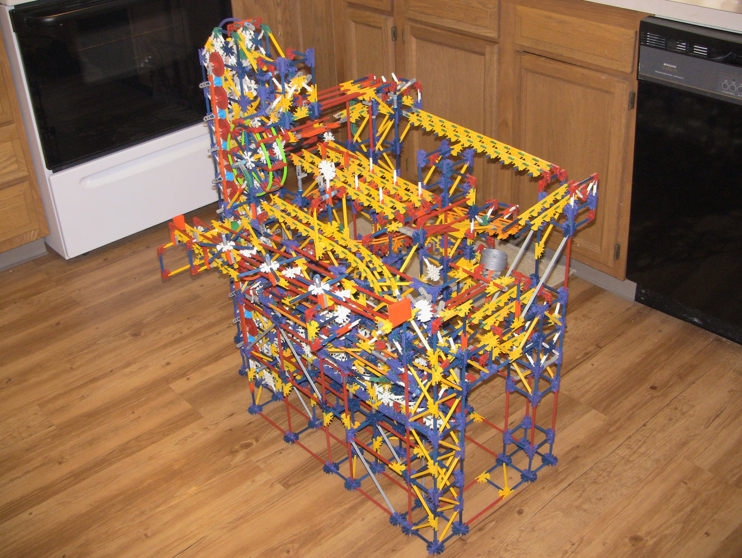 K'nex Supernova Ball Factory Machine 4,700 Pieces COMPLETE SET W/ Battery Motor Knex
