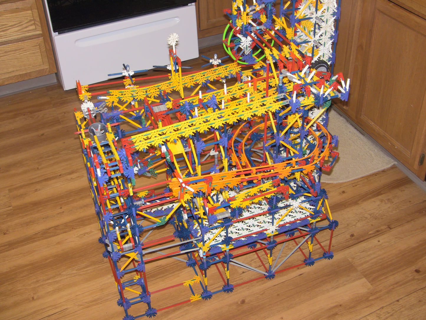 K'nex Supernova Ball Factory Machine 4,700 Pieces COMPLETE SET W/ Battery Motor Knex