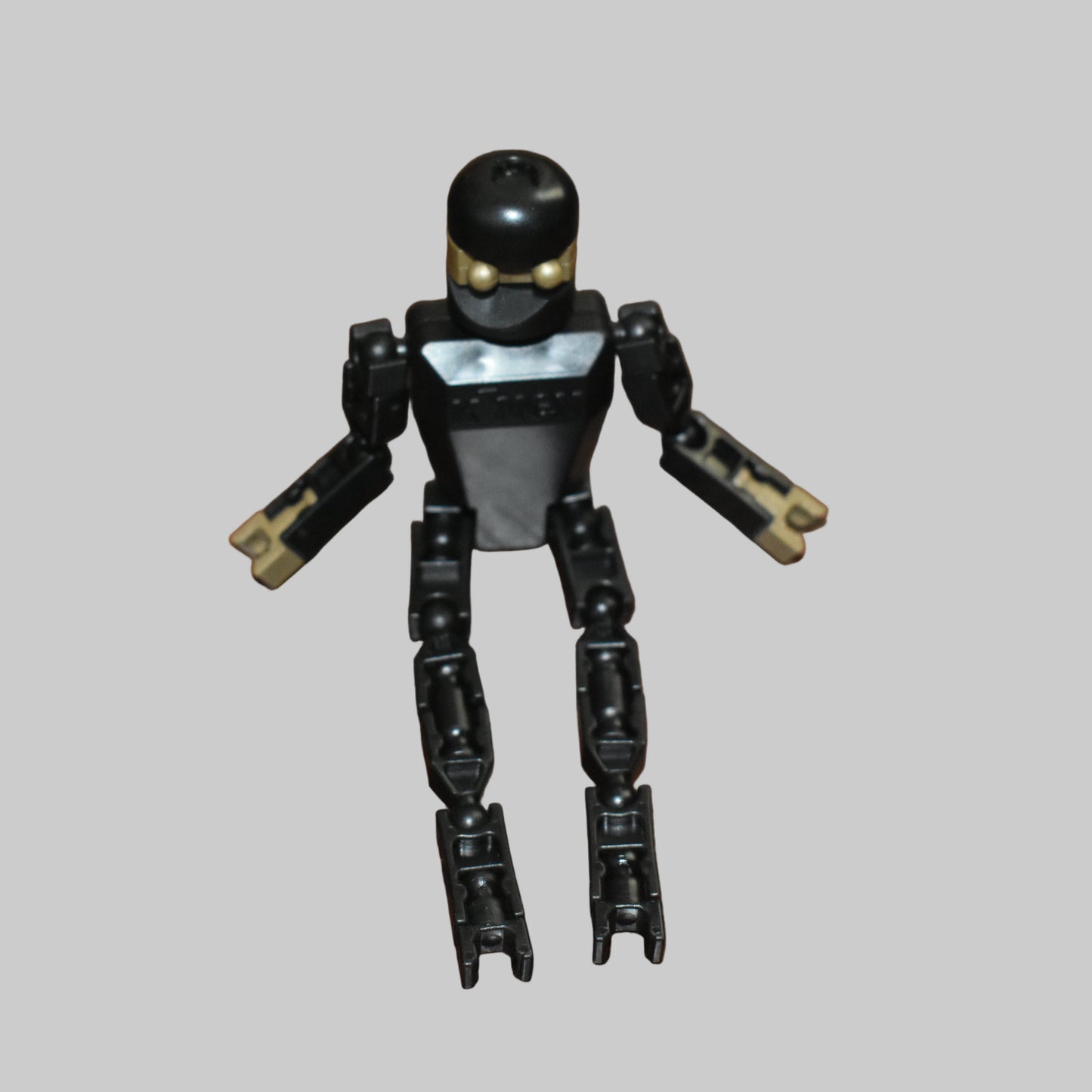 K'NEXMAN Robot figure Black& Gold (kit form) Knex