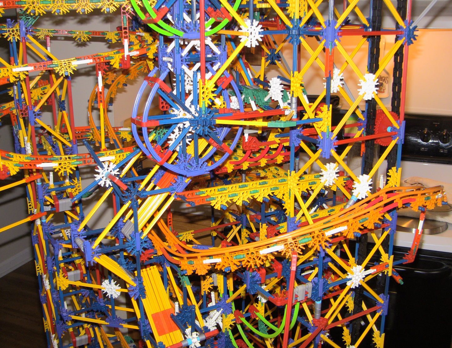 K'nex BallBuster Ball Factory Machine 8,600 Pieces COMPLETE SET W/ Battery Motor Knex