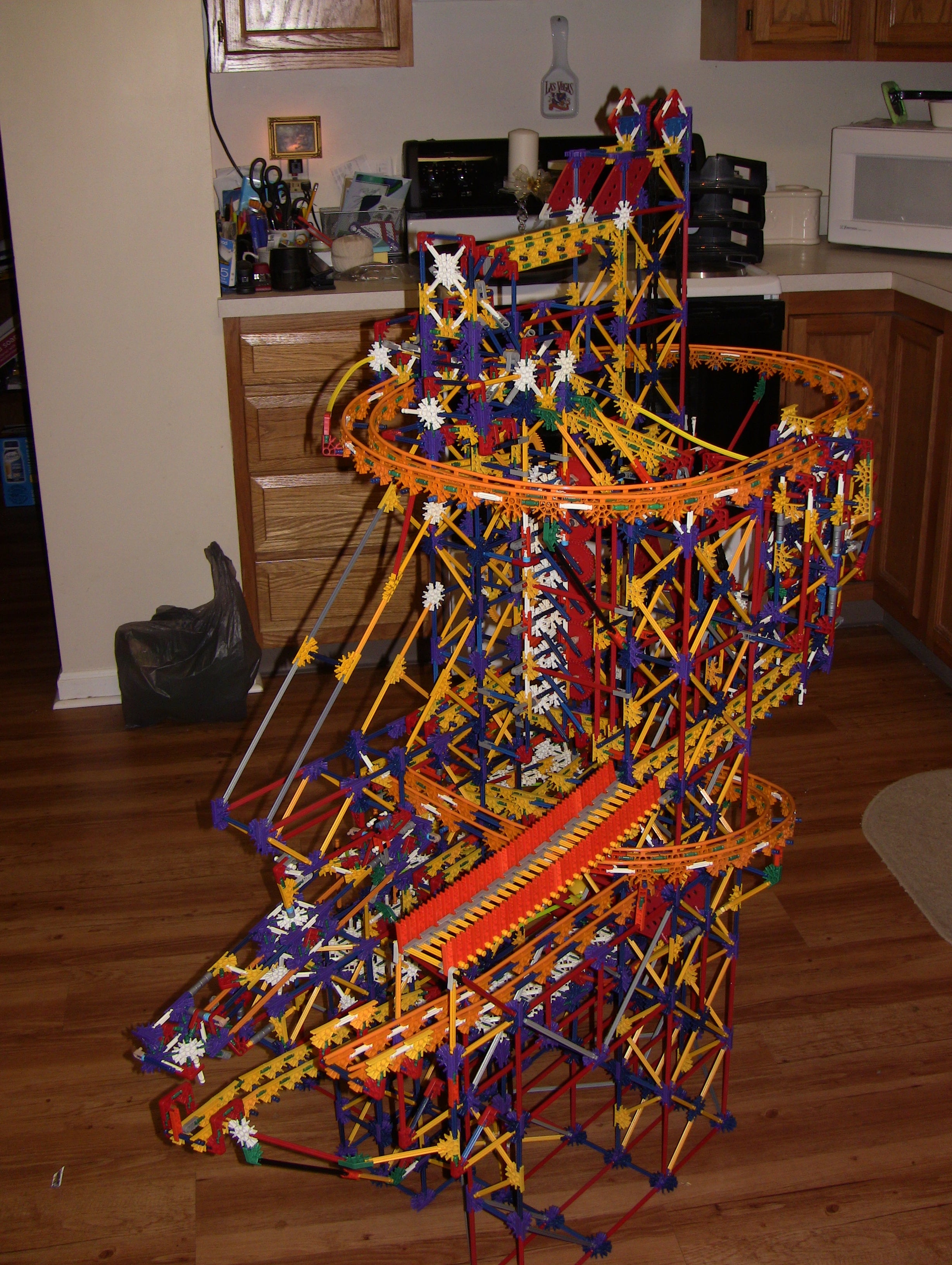 K'nex Echo Ball Factory Machine 4,800 Pieces COMPLETE SET W/ Battery M ...