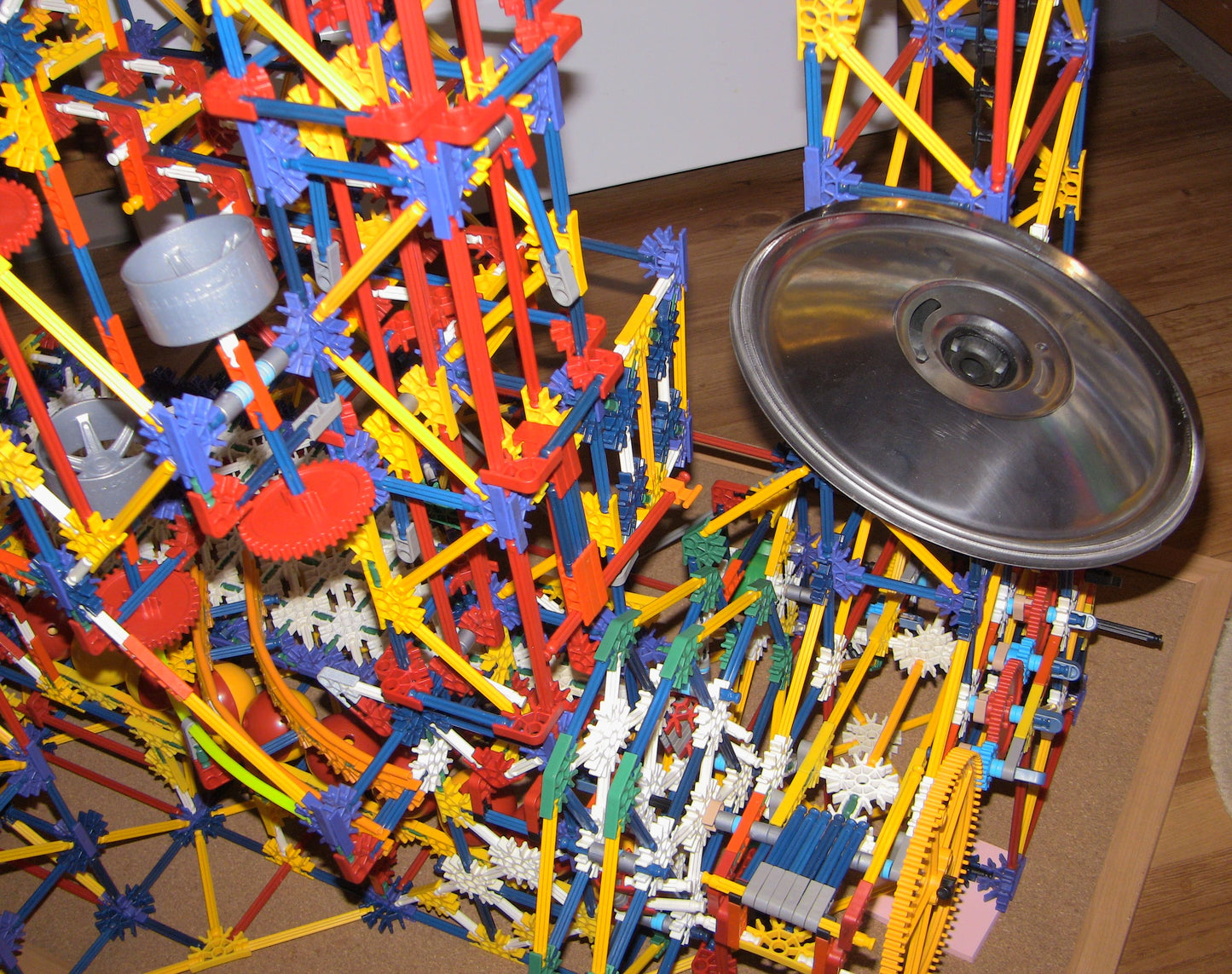 K'nex BallBuster Ball Factory Machine 8,600 Pieces COMPLETE SET W/ Battery Motor Knex